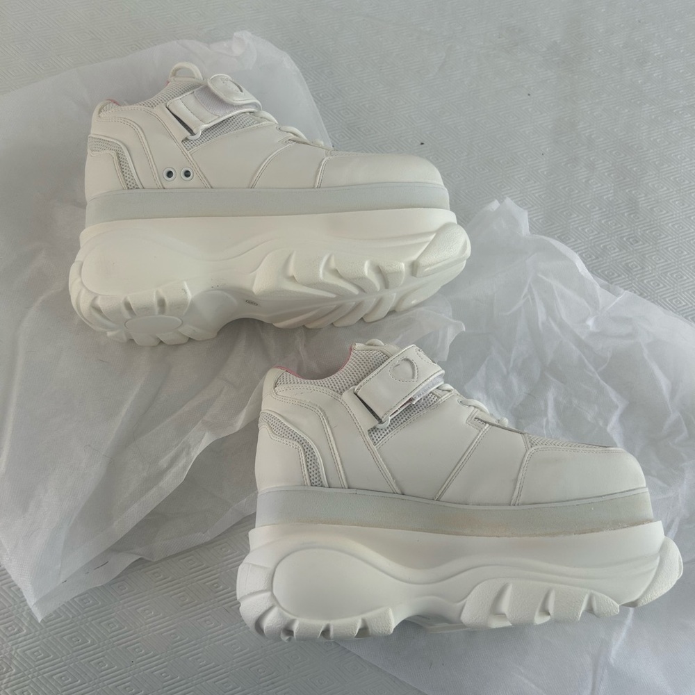 Dolls Kill Sugar Thrillz Fairywalker White Platform Sneakers - Picture 3 of 6